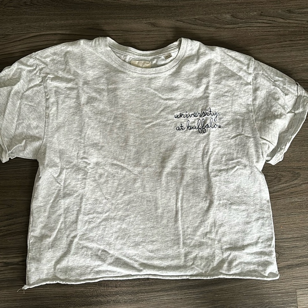 University at Buffalo crop tee L